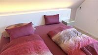 Bett mit Hochglanzkopfteil weiß & LED-Beleuchtung